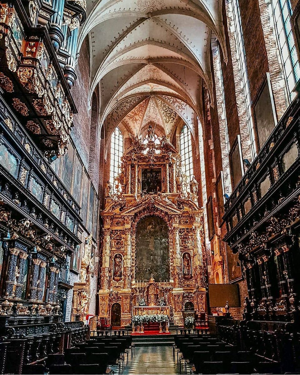 Buildings With Heart: Krakow