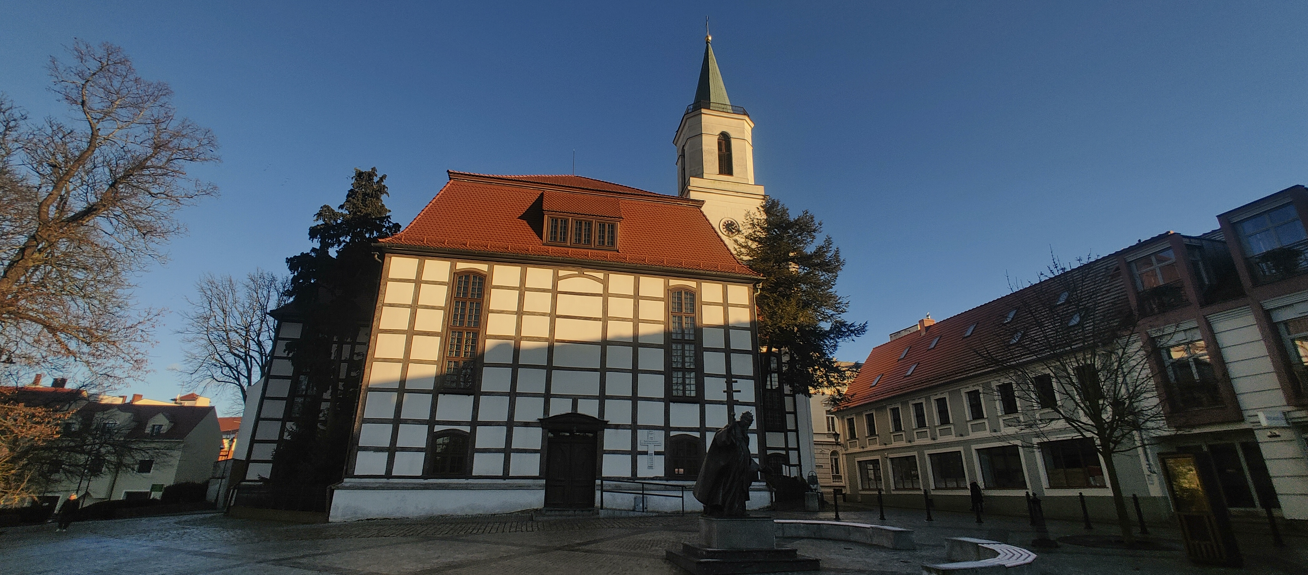 The Hidden Garden Behind the Bricks: The Double Life of the Church of Our Lady of Częstochowa